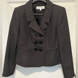 Suit Studio two piece skirt suit. -4P